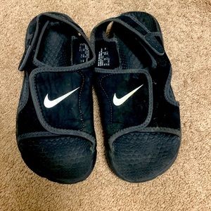 Nike Black Youth Size 2Y Boys Water Sandle